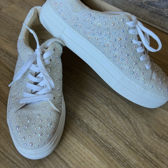 Betsey Johnson Sidny Pearl Sneakers - Picture 3 of 6